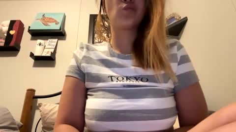 Snapshot of dafnecloutier chatting on January 2025 11:39:01 PM Dafne 27 Cory-24 online show from January 2025 11:39:01 PM