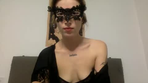 Snapshot of dafnesqueeze chatting on December 2024 04:40:01 PM dafnesqueeze online show from December 2024 04:40:01 PM