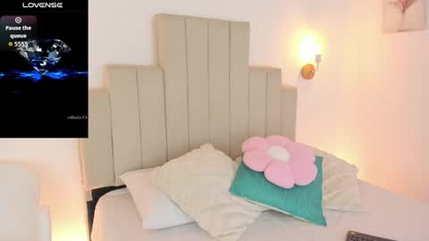 Dafne  online show from October 2025 01:03:02 PM