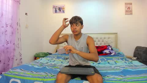 Snapshot of dafnezahiraa_ chatting on January 2025 06:21:01 PM dafnezahiraa online show from January 2025 06:21:01 PM