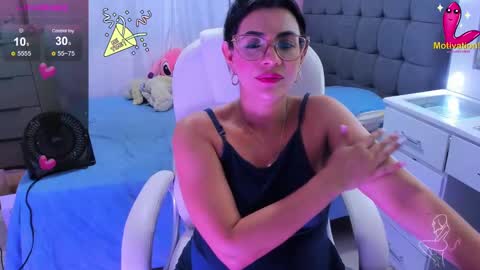 Snapshot of dahian_carter chatting on December 2024 11:22:01 PM Dahian online show from December 2024 11:22:01 PM