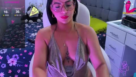 Snapshot of dahian_carter chatting on December 2024 01:38:02 PM Dahian online show from December 2024 01:38:02 PM