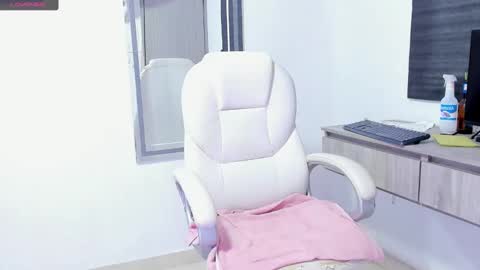 Snapshot of dahian_carter chatting on September 2025 11:56:02 AM Dahian online show from September 2025 11:56:02 AM