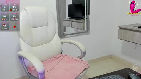 Snapshot of dahian_carter chatting on October 2025 12:11:01 PM Dahian online show from October 2025 12:11:01 PM