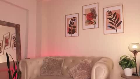 Dahiann Walcott online show from February 2026 05:53:02 PM