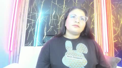 dahlia_vera23_aws online show from September 2025 05:42:01 AM
