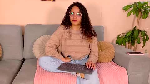 Snapshot of dahliabrowniee chatting on May 2026 02:29:02 AM Dahli online show from May 2026 02:29:02 AM