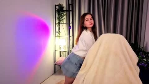 Snapshot of dahliamaeve chatting on December 2025 02:04:02 PM Teona online show from December 2025 02:04:02 PM