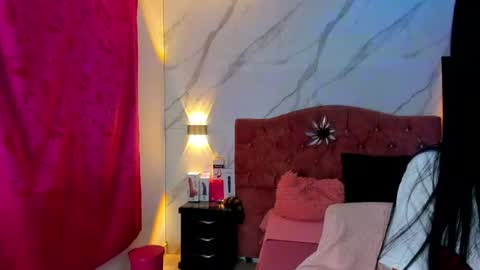 diosa dhaly online show from July 2026 10:35:01 PM