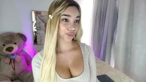 dahnia_cruz online show from October 2025 05:24:02 PM