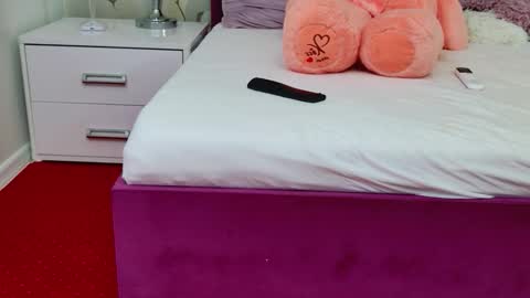 Snapshot of daiana_kimberly chatting on February 2026 05:06:02 AM Daiana Kimberly online show from February 2026 05:06:02 AM