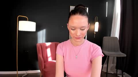 Snapshot of daily_glam chatting on September 2025 12:32:01 PM daily_glam online show from September 2025 12:32:01 PM