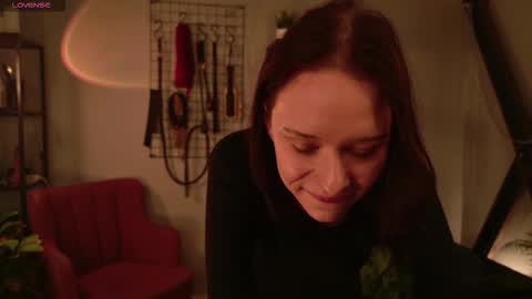 Snapshot of daily_glam chatting on October 2025 12:47:02 PM daily_glam online show from October 2025 12:47:02 PM