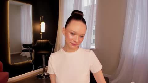 Snapshot of daily_glam chatting on October 2025 12:17:01 PM daily_glam online show from October 2025 12:17:01 PM