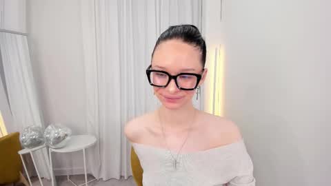 Snapshot of daily_glam chatting on November 2025 12:38:01 PM daily_glam online show from November 2025 12:38:01 PM