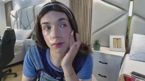 Snapshot of daimondti chatting on September 2025 12:05:02 PM DaimonTi online show from September 2025 12:05:02 PM