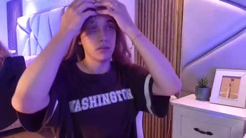 Snapshot of daimondti chatting on September 2025 11:43:01 AM DaimonTi online show from September 2025 11:43:01 AM