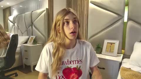 Snapshot of daimondti chatting on September 2025 11:56:01 AM DaimonTi online show from September 2025 11:56:01 AM