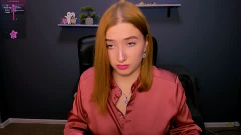 Little Di online show from December 2024 07:18:01 PM