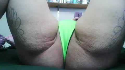 Snapshot of daisytucson chatting on February 2025 04:32:01 PM DaisyTucson online show from February 2025 04:32:01 PM