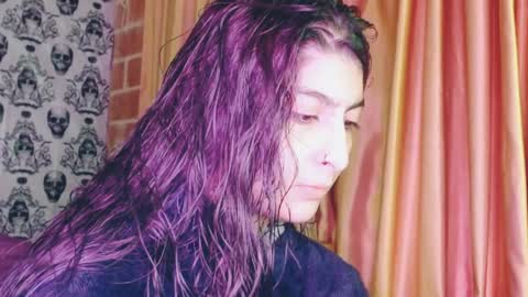 Snapshot of dak_7 chatting on February 2025 06:04:01 AM -- -- help me reach 100 hands up online show from February 2025 06:04:01 AM