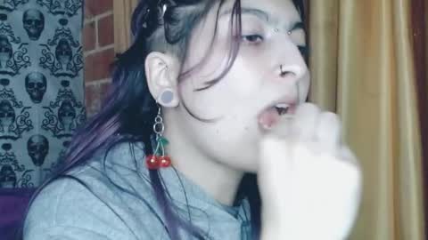 Snapshot of dak_7 chatting on February 2025 07:02:02 AM -- -- help me reach 100 hands up online show from February 2025 07:02:02 AM