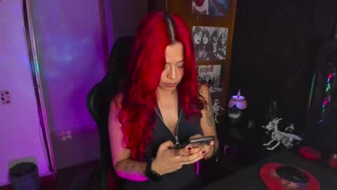 Dakota Crab online show from February 2025 10:53:01 PM