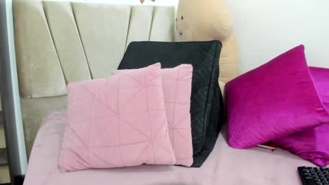  Ren  online show from February 2025 07:52:02 AM