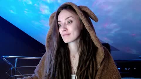 Dalia  online show from February 2025 10:27:02 AM