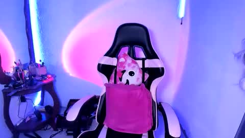 Dalia April online show from March 2026 10:16:01 PM