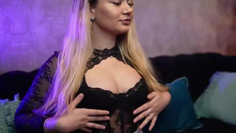  Dalia  online show from March 2026 08:03:01 PM