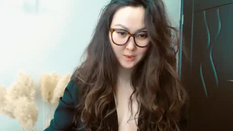 Snapshot of dalidayes chatting on December 2024 05:55:02 AM Dali online show from December 2024 05:55:02 AM