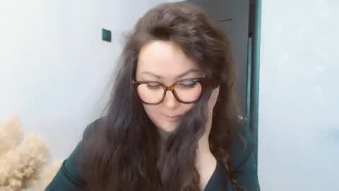 Snapshot of dalidayes chatting on June 2026 02:37:02 AM Dali online show from June 2026 02:37:02 AM