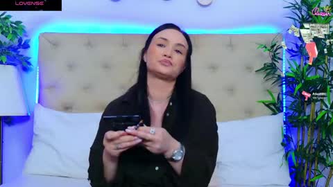 daliyaa_ online show from June 2026 12:11:01 PM