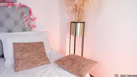 Dalyla online show from November 2025 12:59:03 PM