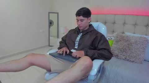 DAMIAN online show from January 2025 01:13:01 PM