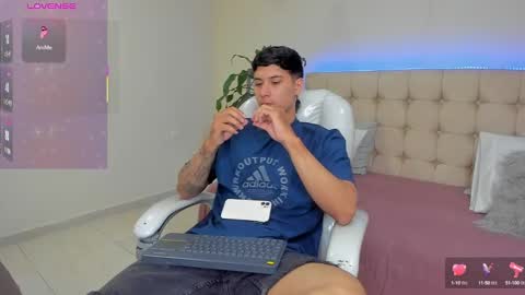 DAMIAN online show from January 2025 12:43:01 PM