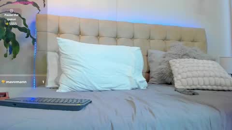 DAMIAN online show from February 2025 03:43:01 PM