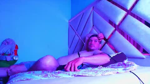 Snapshot of damian_0424 chatting on November 2025 04:25:01 AM damian online show from November 2025 04:25:01 AM