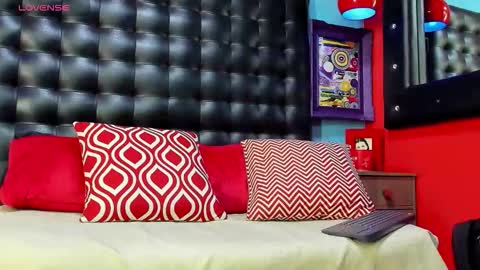 ---Damian--- online show from February 2026 01:18:01 PM