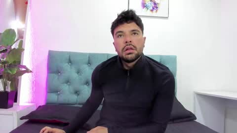 Damian Hills online show from March 2026 12:17:01 AM