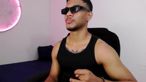 instagram damiannreed. online show from February 2026 01:32:02 AM