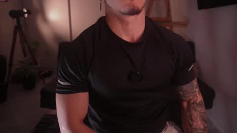 insta damn8   --------  online show from November 2025 11:57:02 PM