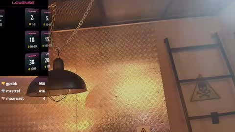 Snapshot of damianphill chatting on December 2024 03:05:02 AM Damian Phill online show from December 2024 03:05:02 AM