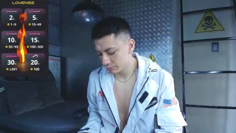 Snapshot of damianphill chatting on December 2024 07:22:02 PM Damian Phill online show from December 2024 07:22:02 PM