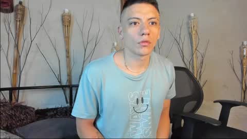 Snapshot of damianphill chatting on December 2024 03:53:02 PM Damian Phill online show from December 2024 03:53:02 PM