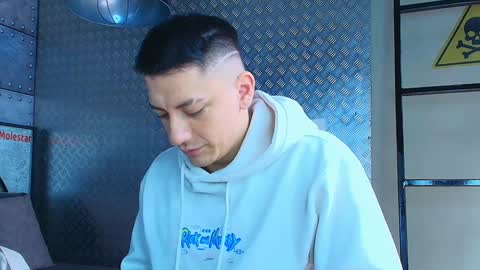 Snapshot of damianphill chatting on January 2025 07:40:01 PM Damian Phill online show from January 2025 07:40:01 PM