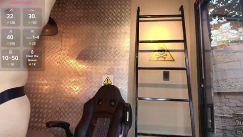 Snapshot of damianphill chatting on January 2025 10:24:01 PM Damian Phill online show from January 2025 10:24:01 PM