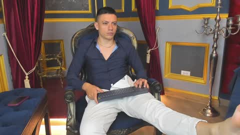 Snapshot of damianphill chatting on January 2025 08:48:02 PM Damian Phill online show from January 2025 08:48:02 PM