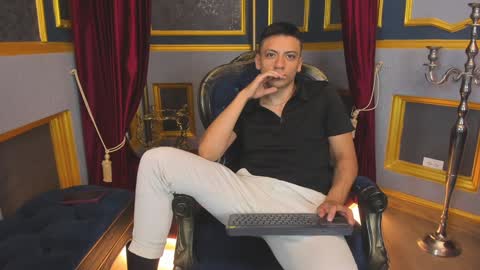 Snapshot of damianphill chatting on January 2025 10:44:02 PM Damian Phill online show from January 2025 10:44:02 PM